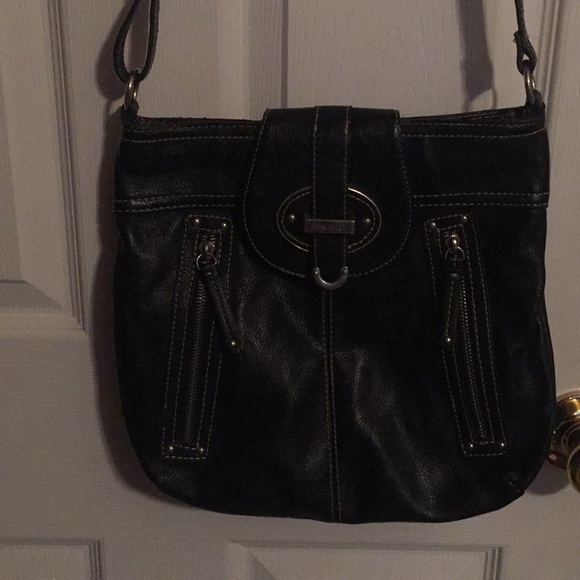 Nine West Handbags - Nine West Black Crossbody Purse